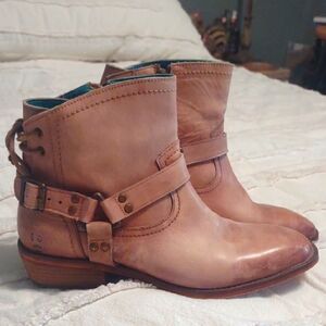 NWOT Roan Brand Elina Leather Harness Boots